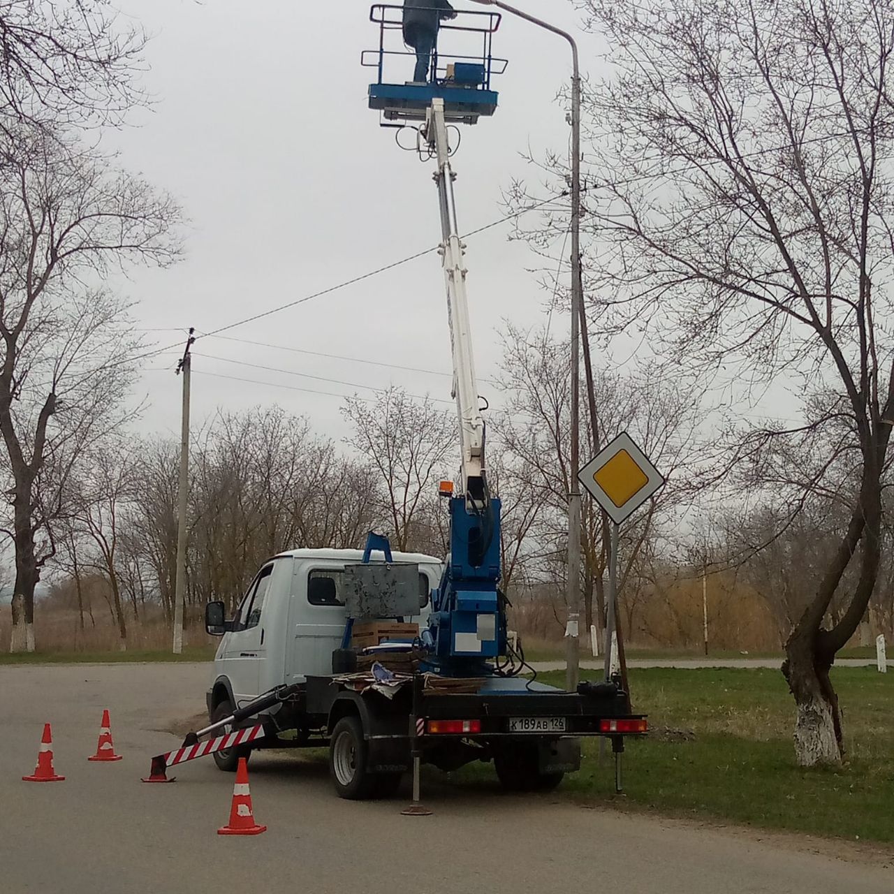 Уличное освещение создает атмосферу комфорта и уюта в населенных пунктах.