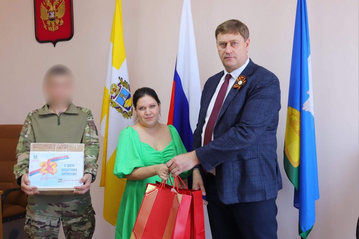 В Благодарном поздравили семью участника СВО с рождением ребенка. В Благодарном поздравили семью участника СВО с рождением ребенка.
