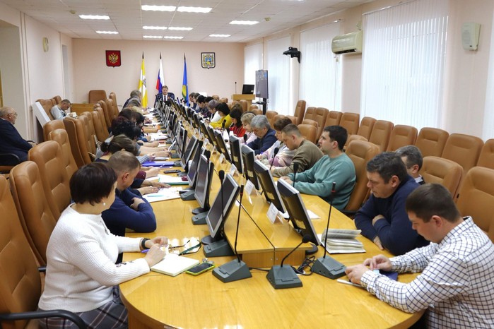 В администрации округа состоялась еженедельная планерка. В администрации округа состоялась еженедельная планерка.
