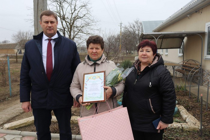 Глава округа посетил с рабочей поездкой село Бурлацкое. Глава округа посетил с рабочей поездкой село Бурлацкое.