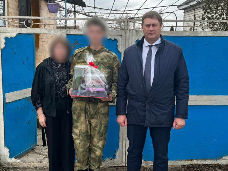 Продолжаем проводить встречи с участниками специальной военной операции. Продолжаем проводить встречи с участниками специальной военной операции.